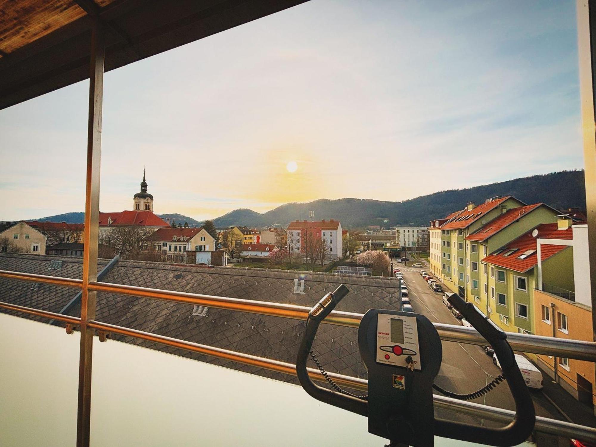 R&s * Graz